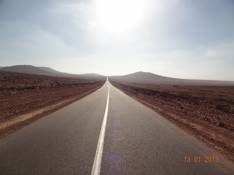 Marrocos e Mauritãnia a Queimar Pneu e Gasolina - Página 4 DSC05710