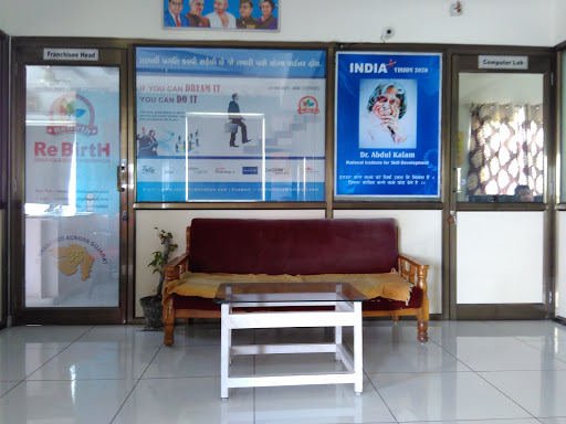 Re BirtH Computer Education, 3rd Floor, Maruti Nandan Complex, Station Road, Visnagar, Gujarat 384315, India, English_Language_Class, state GJ