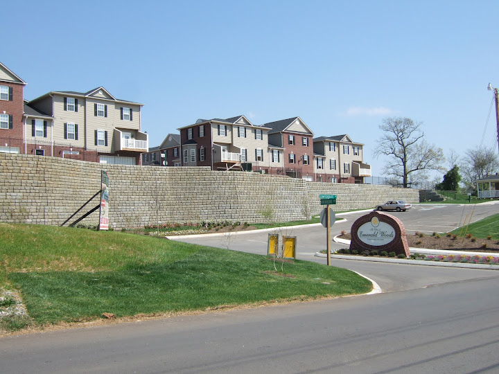 This Knoxville apartment complex chose Redi-Rock Cobblestone retaining ...