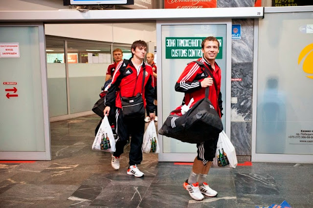 После поражения в Хельсинки встретить сборную Беларуси приехал один болельщик