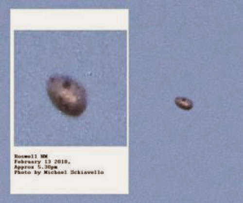 Roswell Witness Spots Small Metallic Ufo Above Main Street