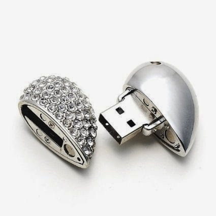  Heart Shape Crystal Diamond Jewelry USB Flash Memory Drive Necklace Pendant - 16GB