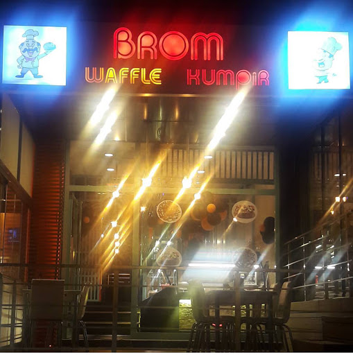 Brom Waffle Kumpir logo
