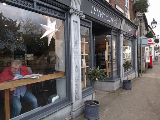 Lynwood & Co Café