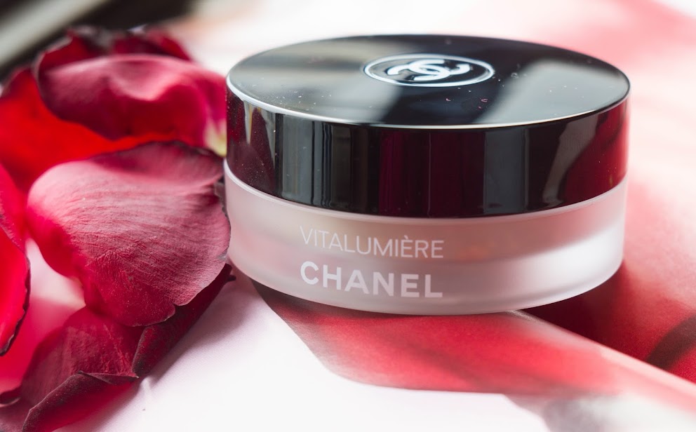Chanel Vitalumiere Loose Powder Foundation & Le Blanc de Chanel