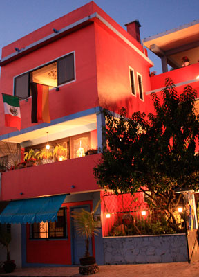 Casa Rosa Catemaco, Matamoros 18, Centro, 95870 Catemaco, Ver., México, Alojamiento en interiores | VER