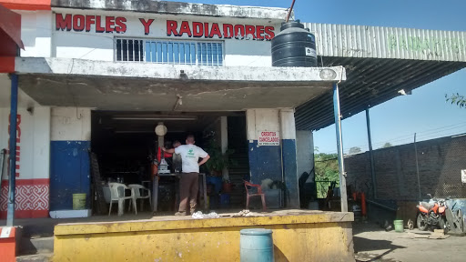 Mofles y Radiadores Nayarabastos, Moayanta Bodega F-6, Nayarabastos, 63193 Tepic, Nay., México, Taller de reparación de automóviles | NAY