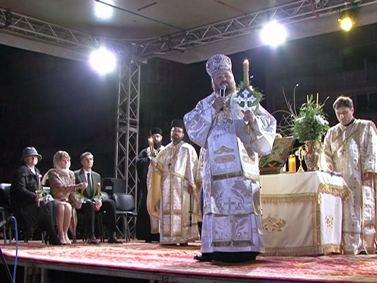 Principesa Moştenitoare Margareta, Principele Radu - slujba de înviere, Paşte 2014 Principesa Moştenitoare Margareta, Principele Radu - slujba de înviere, Paşte 2014