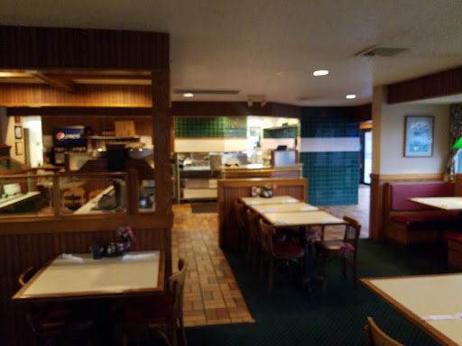 Pizza Restaurant «Pizza Hut», reviews and photos, 205 W Pine St, Eagle River, WI 54521, USA