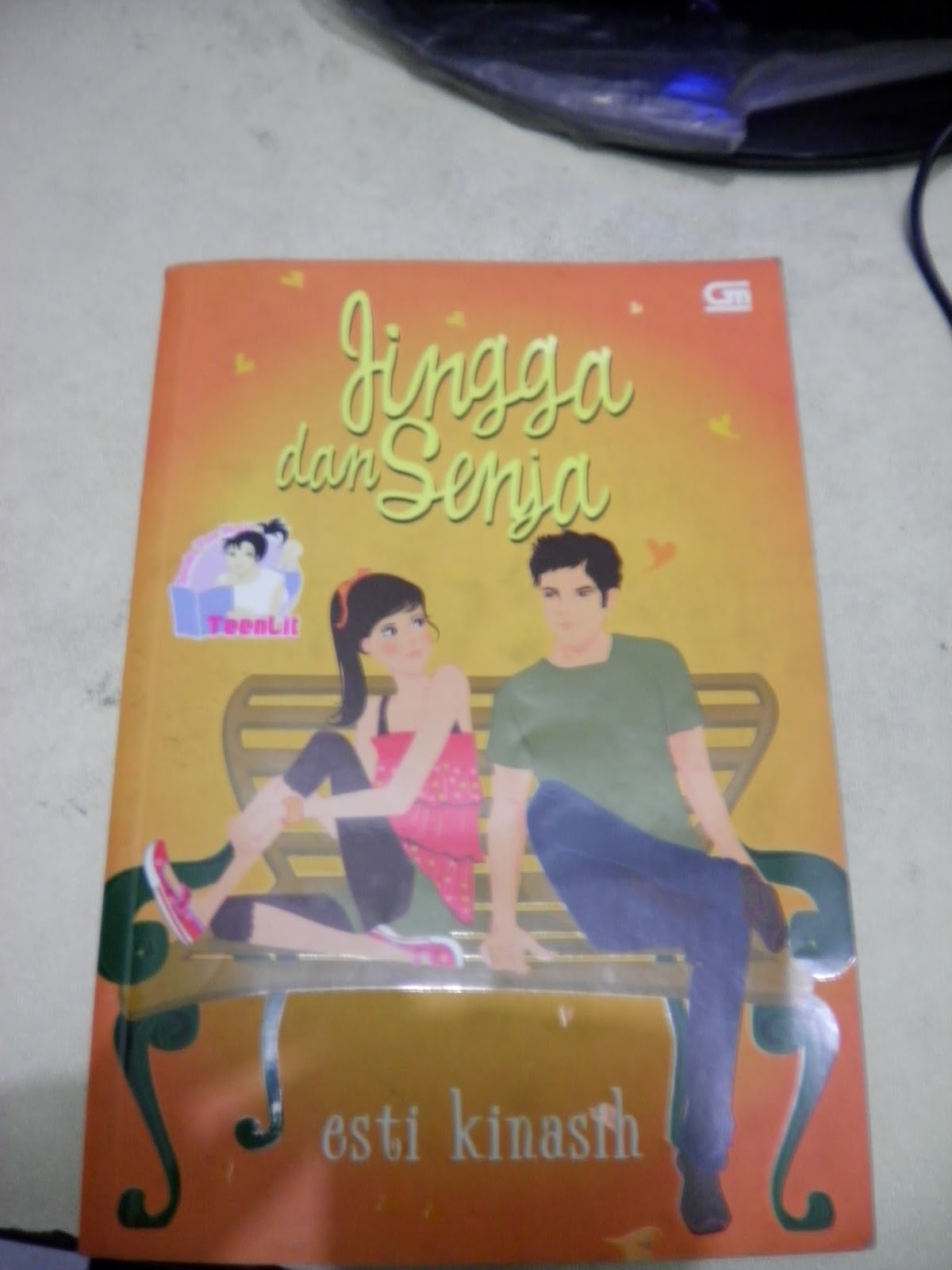 Random Of My Imagination: Jingga Matahari Senja