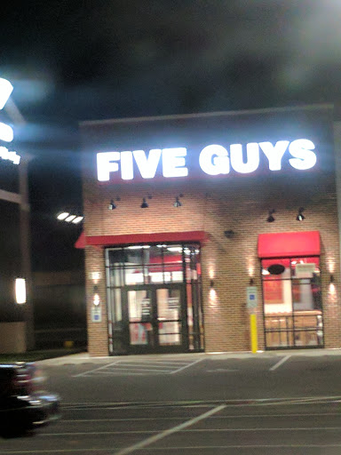 Fast Food Restaurant «Five Guys», reviews and photos, 157 Collins Rd NE, Cedar Rapids, IA 52402, USA
