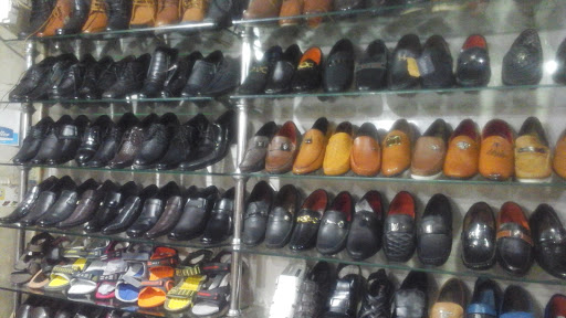 Gulshan Footwear, S-2/106, Old Mahavir Nagar, Tilak Nagar, Delhi, 110018, India, Shoe_Wholesaler, state DL