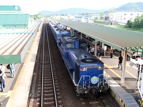 JR北海道　「リバイバルまりも」　DD51＆14系座席車＆24系寝台車　新得駅にて　その2