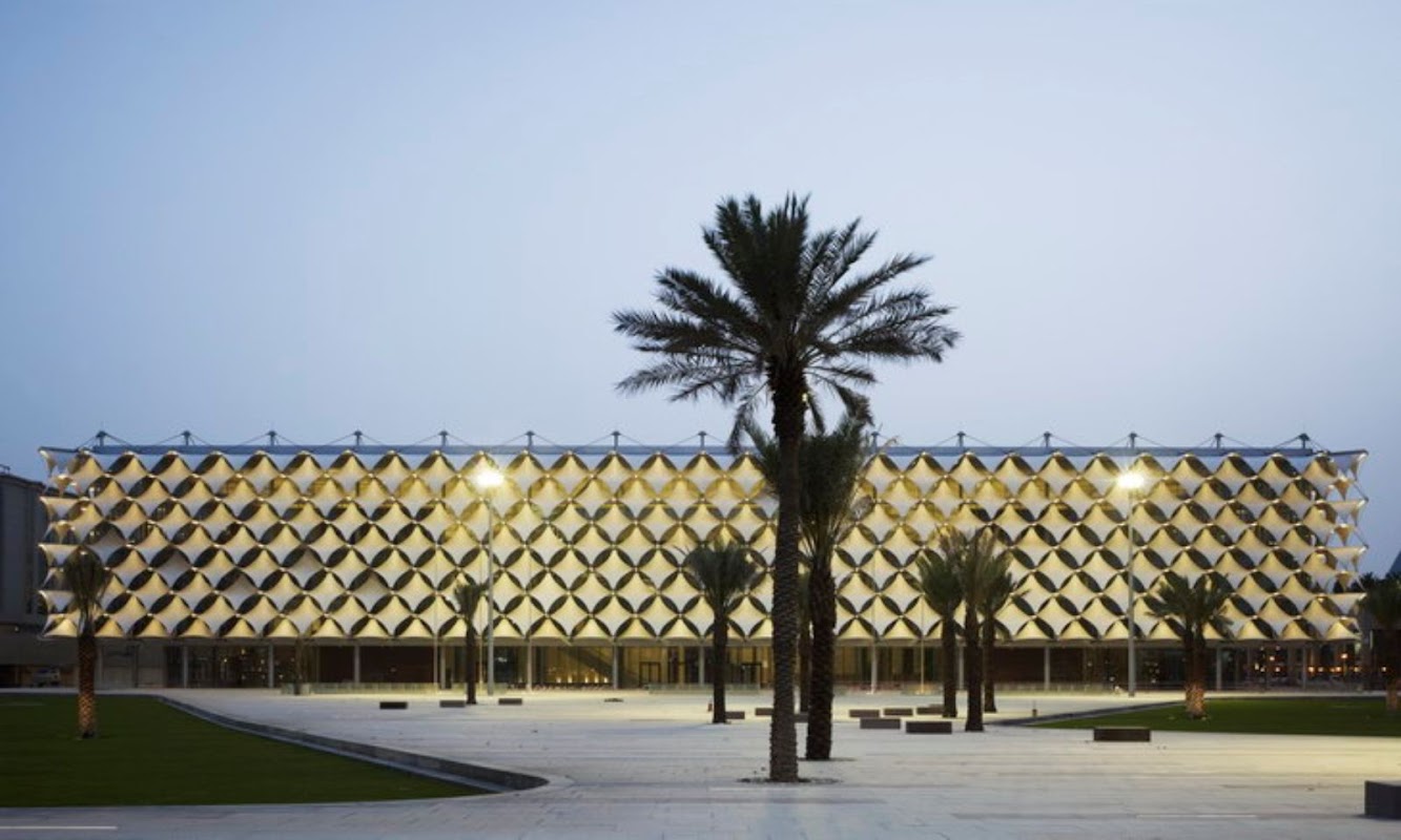 Riyad Arabia Saudita: Completed the King Fahad National Library by Gerber Architekten