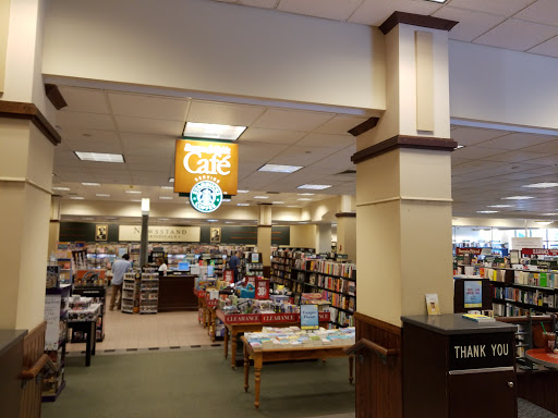 Book Store «Barnes & Noble», reviews and photos, 3089 Main St, Mohegan Lake, NY 10547, USA
