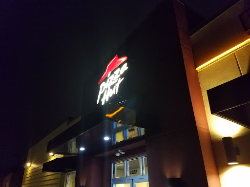 Pizza Restaurant «Pizza Hut», reviews and photos, 2527 Freemansburg Ave, Easton, PA 18045, USA