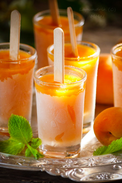 Абрикосовый сорбет с апельсиновым соком. 