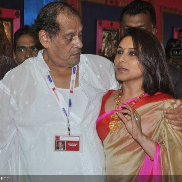 Rani Mukerji with her uncle Shomu Mukherjee attends the Durga Puja celebrations in Mumbai. (Pic: Viral Bhayani)