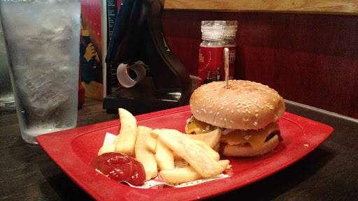 Hamburger Restaurant «Red Robin Gourmet Burgers», reviews and photos, 301 South Hills Village, Pittsburgh, PA 15241, USA