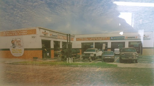 Tire Shop «Olin Mott Tire Stores», reviews and photos, 302 N Palmer St, Plant City, FL 33563, USA