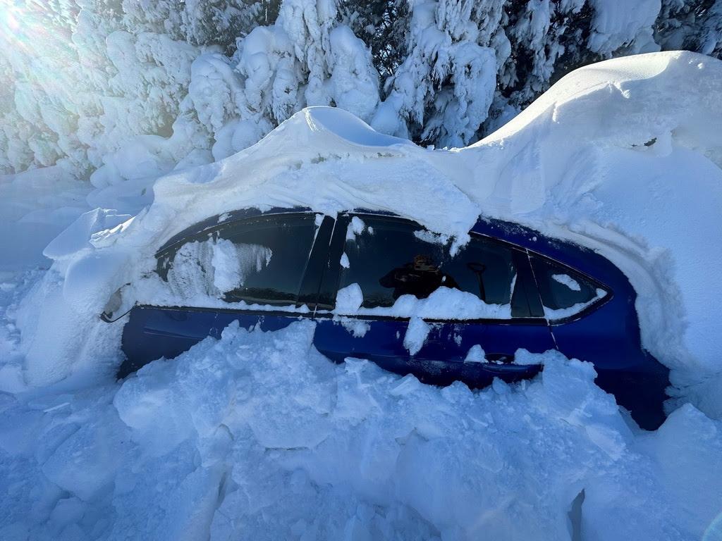 Những người bị chết cóng trong xe vì bão tuyết khủng khiếp ở Mỹ - ảnh 1