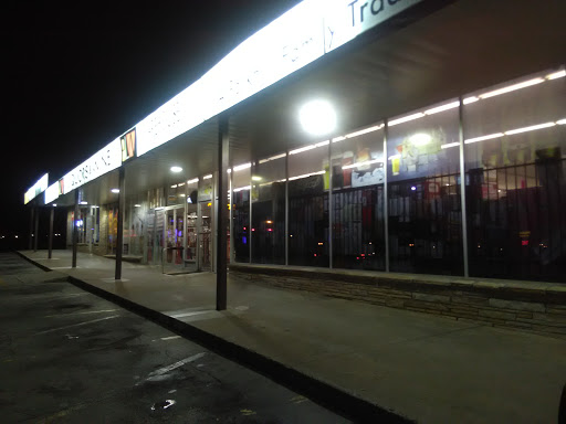 Wine Store «Fikes-Parkhill Liquor & Wines», reviews and photos, 5111 S Lewis Ave, Tulsa, OK 74105, USA