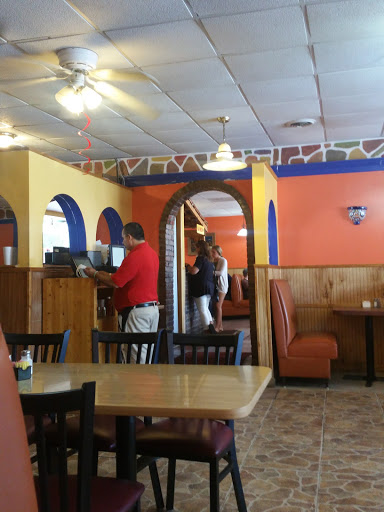 Restaurant «El Rey Mexican Restaurant», reviews and photos, 114 S Main St, Ashland City, TN 37015, USA
