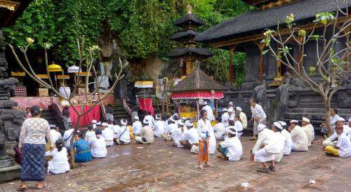 Cleansing And Spiritual Development Seawater Ritual Cleansing Goa Lawah Bat Cave
