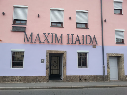 Maxim