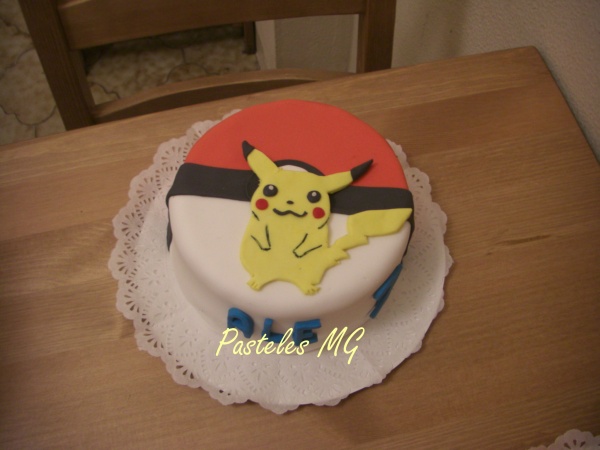 Feliz Cumple Raccy! : D TARTA+POKEMON+Pokeball+Pikachu