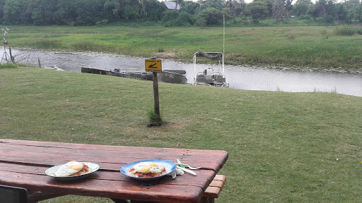 Old Bridge Backpackers/Camping