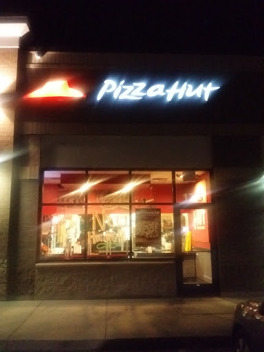 Pizza Restaurant «Pizza Hut», reviews and photos, 6880 Boudin St NE, Prior Lake, MN 55372, USA