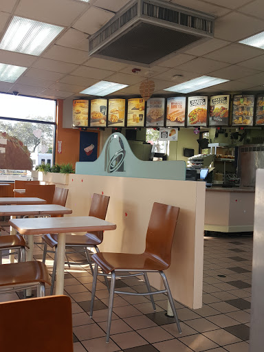 Mexican Restaurant «Taco Bell», reviews and photos, 640 NE 125th St, North Miami, FL 33161, USA