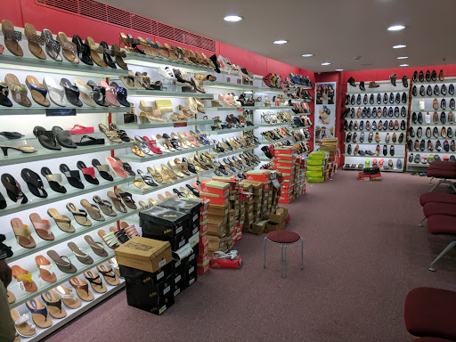Metro Shoes, 48, Super Market Main Rd, Halbarga, Brhampur, Kalaburagi, Karnataka 585101, India, Shoe_Shop, state KA