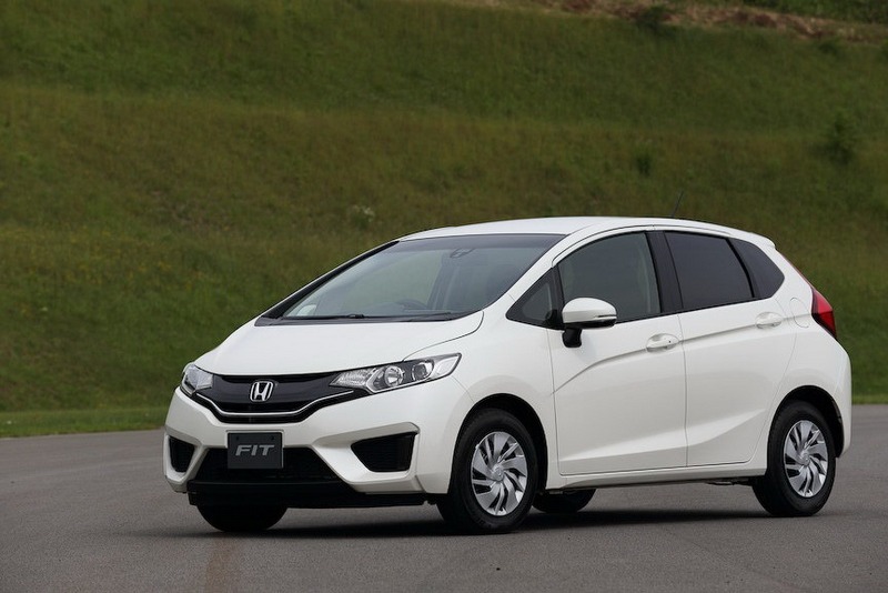 2014-Honda-Fit-Jazz-32[2]