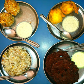 Sabudana Wada, Sabudana Khichdi, Thalipith and Batata Wada at Prakash