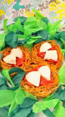 Spaghetti Nests, Recipe on Pechluck.Com. Fill with egg and bake, or bake on their own and fill with mozzarella cheese balls or meatballs. Fun for Easter!