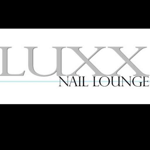 LUXX NAIL LOUNGE logo
