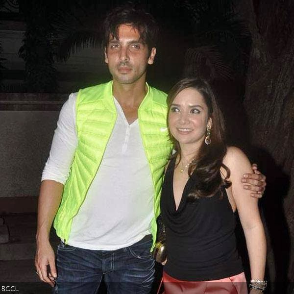 Zayed Khan poses with his wife Meenal Parekh during Simone Khan's birthday party, held in Mumbai. (Pic: Viral Bhayani)
