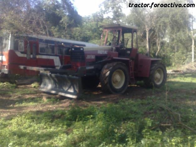 Historia tractor Rotania (Argentina) Rotania_200_160_4X4_1