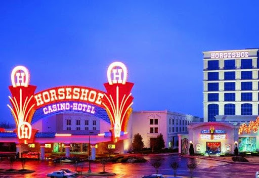 horseshoe casino tunica pool