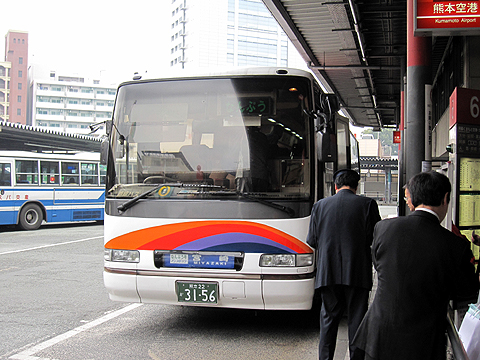 九州産交バス「なんぷう号」　3156　熊本交通センターにて