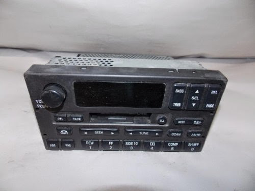  01-02 Lincoln Town Car Radio Tape 2001 2002 #4575