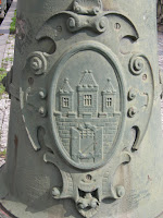 Dingen - stadwapen op lantaarnpaal.JPG