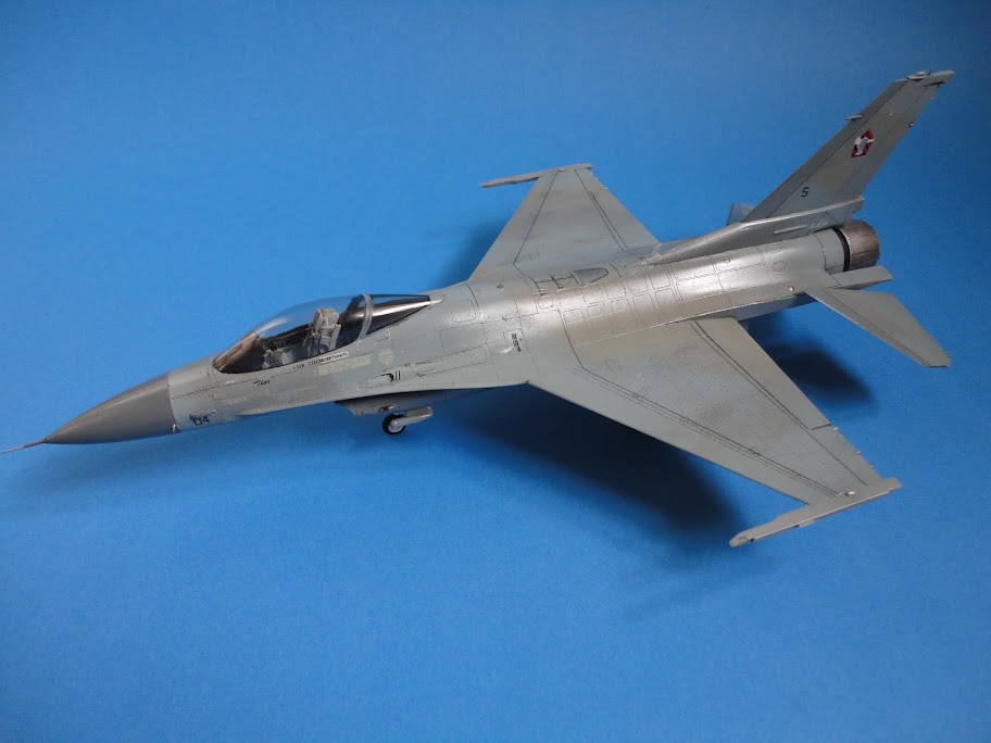 Hasegawa 1:48 F-16N Falcon VF-43 'Challengers' (kit no. V7) FINISHED DSC00999