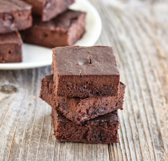 photo of a stack of three brownies