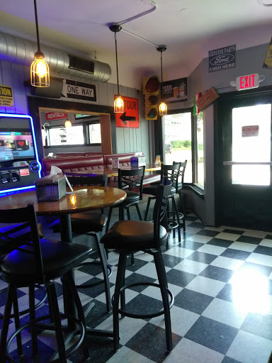 Bar «Garage Bar Willoughby», reviews and photos, 37825 Vine St, Willoughby, OH 44094, USA