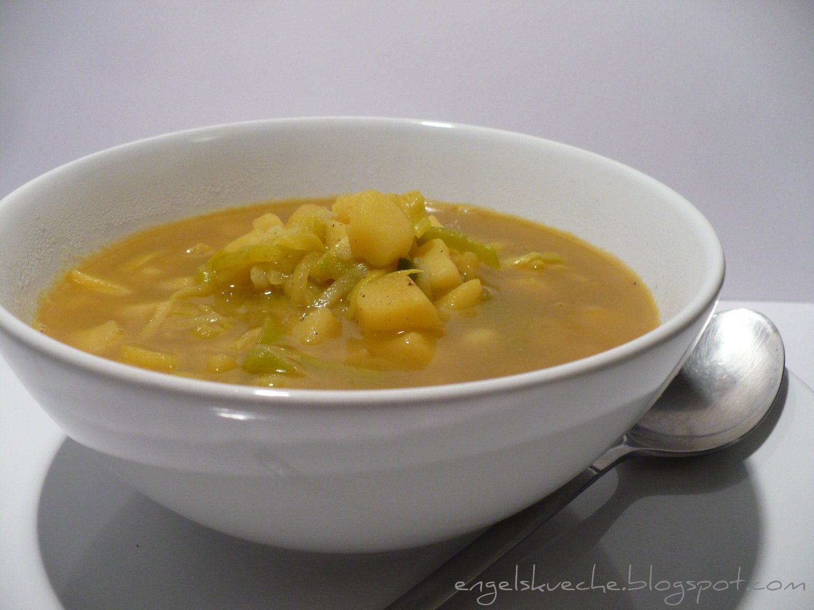 Essen aus Engelchens Küche: Curry-Kartoffel-Suppe
