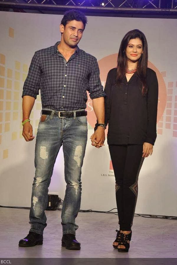 Sangram Singh and Payal Rohatgi at the Femina Festive Showcase 2014, held at Ghatkopar, in Mumbai, on February 08, 2014. (Pic: Viral Bhayani)