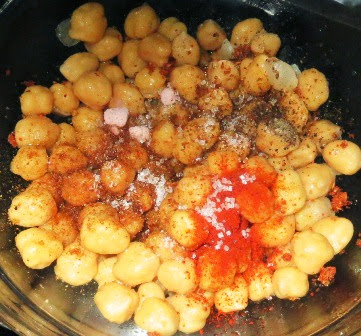 Spicy Oven Roasted Chickpeas Recipe | How to roast beans in the oven | Written by Kavitha Ramaswamy of Foodomania.com